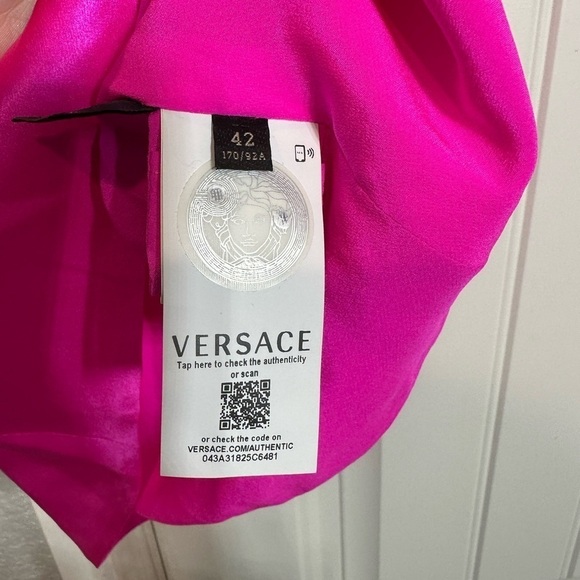 Versace Medusa cowl neck pink silk top with gold hardware - Picture 9 of 15